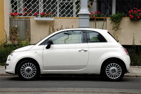 weißer Fiat 500 – Beispiel für Gebrauchtwagenankauf Wildeshausen